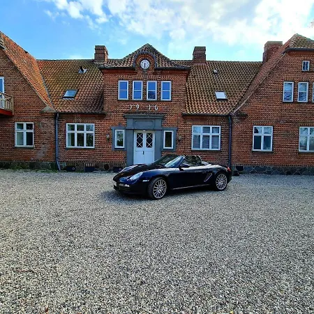 Stokkegaarden's & 3*